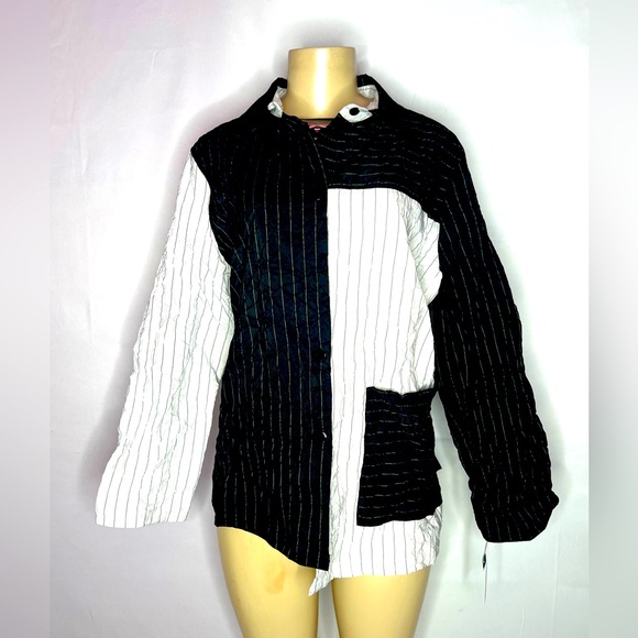 IC BY CONNIE K BLACK WHITE STRIPED ASYMMETRICAL BUTTON DOWN KRINKLE BLOUSE LG - Picture 1 of 4